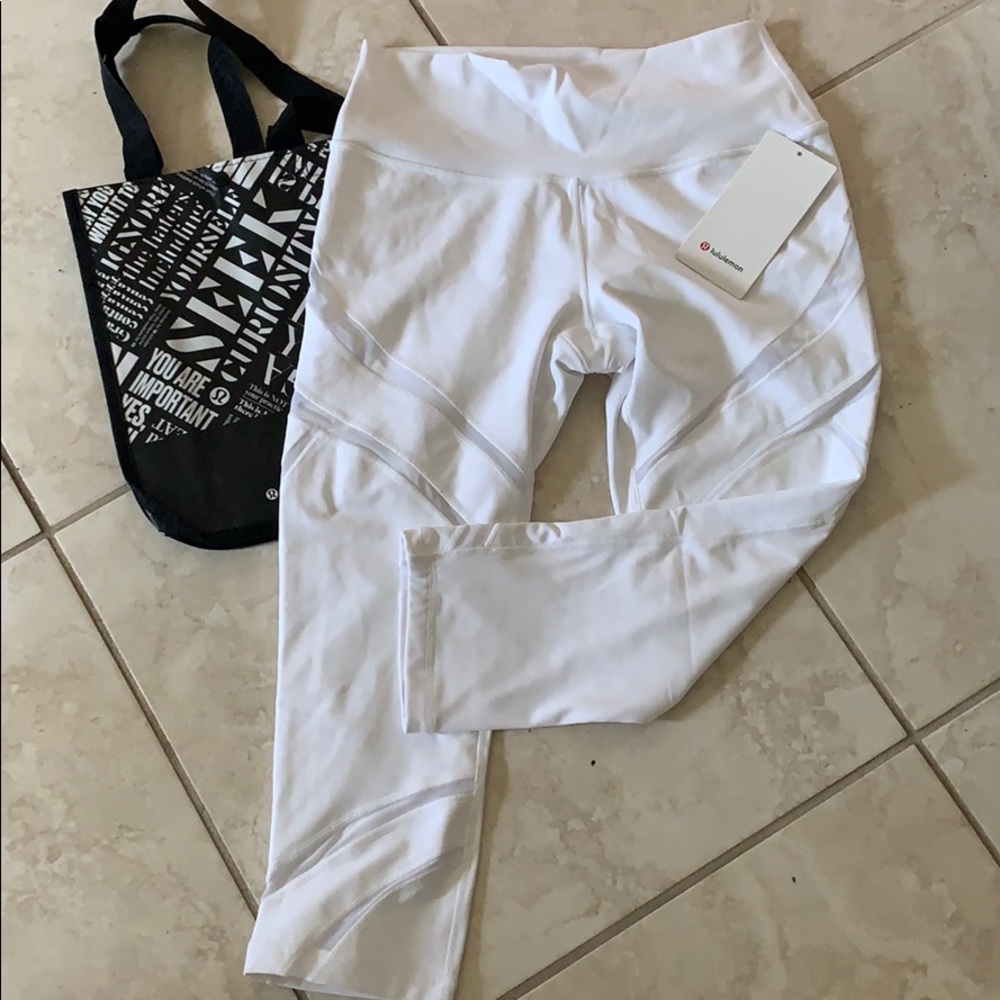 New Lululemon Winder Under HR Crop 21” *Mesh